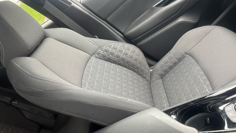 Toyota C-HR 1.8 Hybrid Design 5dr CVT Hybrid Hatchback